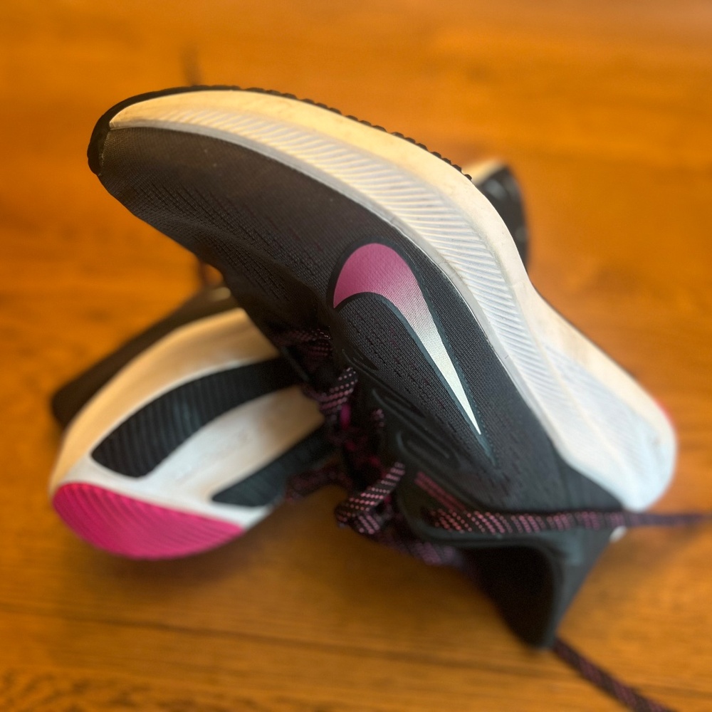 Nike Air Zoom Winflo 7 Dark Smoke Grey Fire Pink (Women's) - Size 10 US